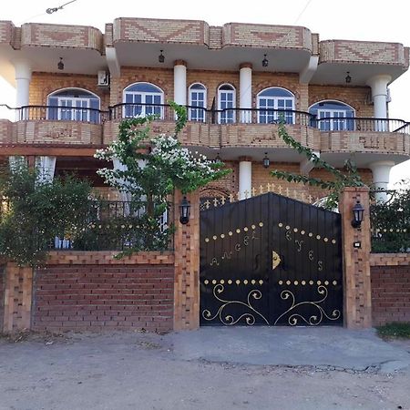Angel Eyes House Apartment Луксор Екстериор снимка